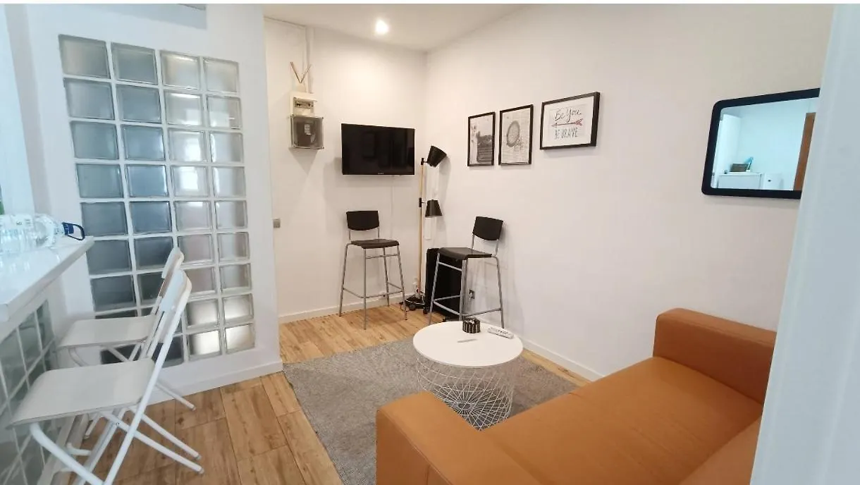New Apartment Beside Barca Stadium 2 L'Hospitalet de Llobregat 0*,  España