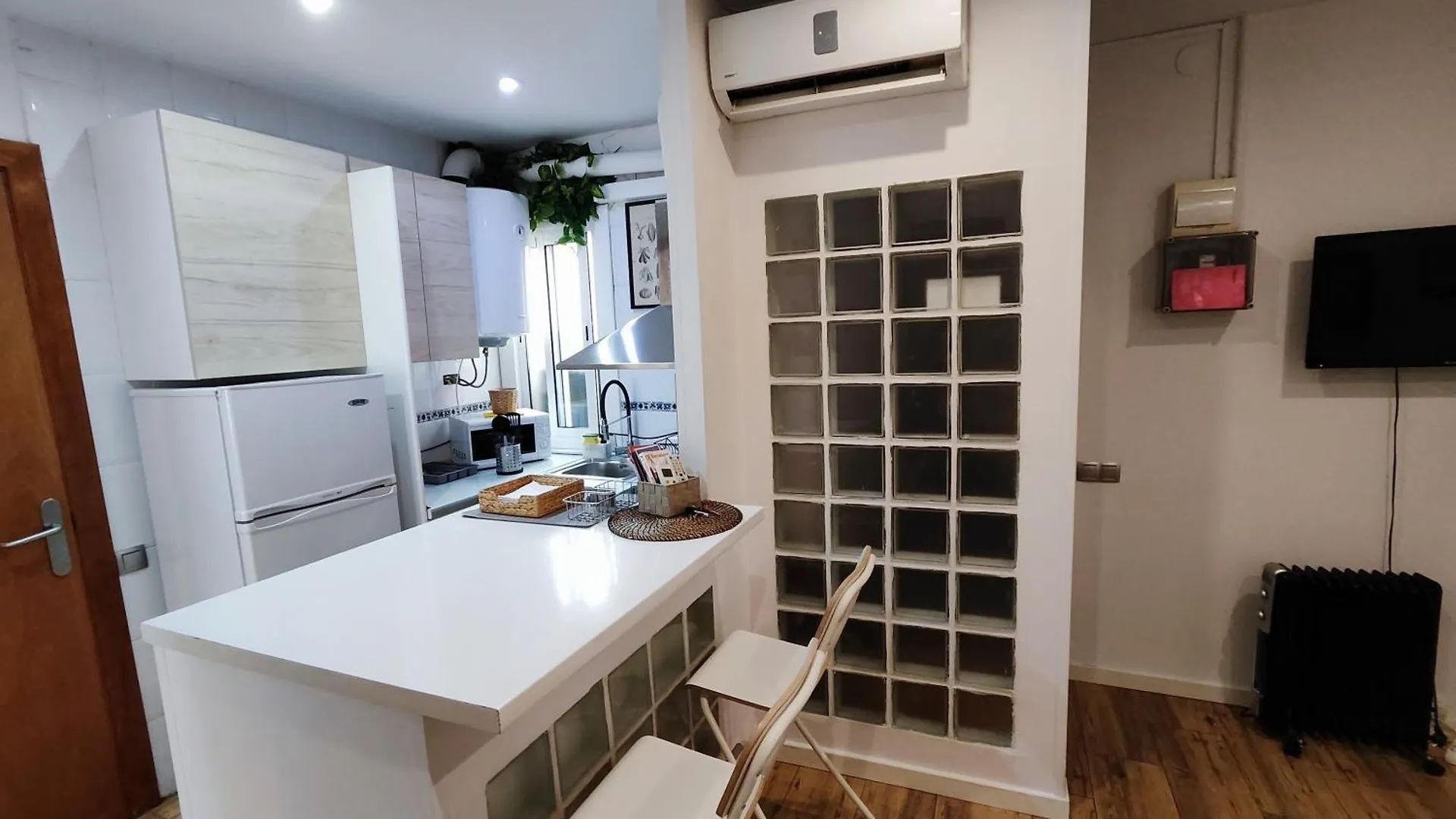 New Apartment Beside Barca Stadium 2 L'Hospitalet de Llobregat Spain